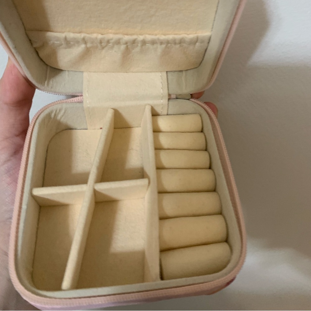 Compact Jewelry Organizer in Cream and Pink